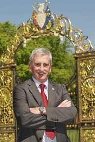 Terry O'Neill golden gates