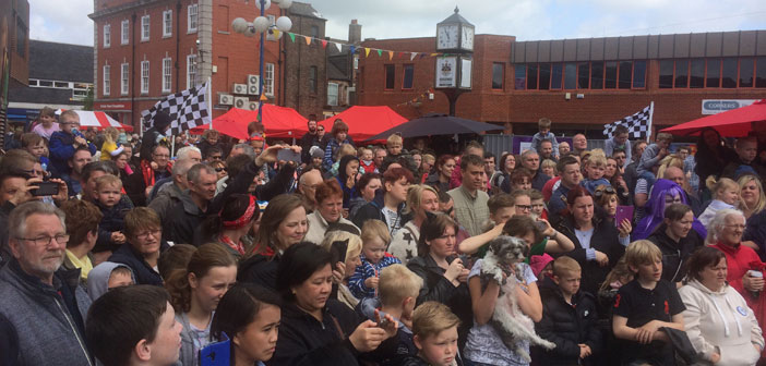 Crowds-at-Warrington-Market