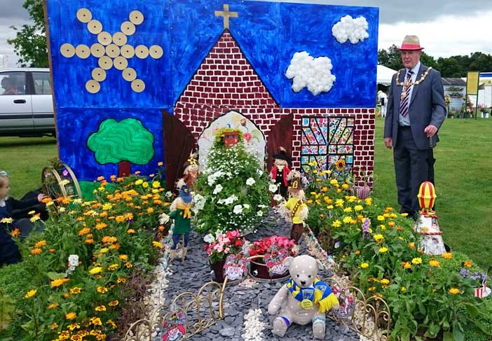 Bruche-primary-school-garden