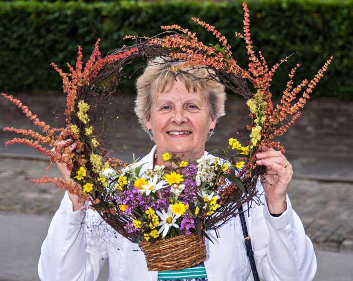 Gill-Fuller-&-floral-display