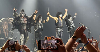 Kiss