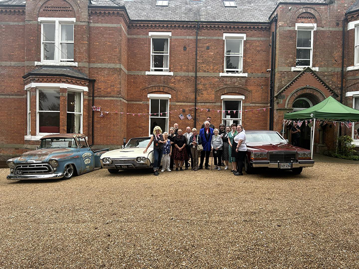 1950 full house with cars