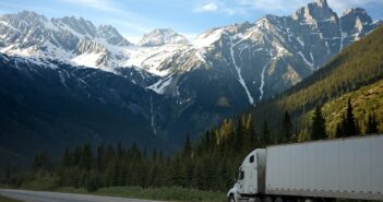 closed stacker trailers