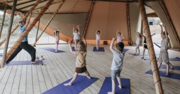 Happy kids Yoga