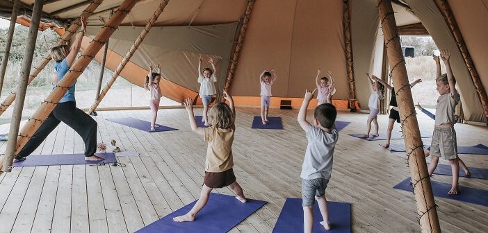 Happy kids Yoga