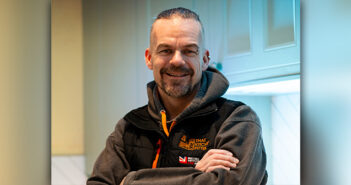Kitchen fitter