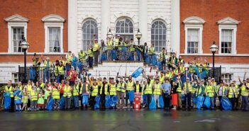 mayor litter pick