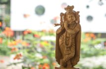 Hindu deity statues